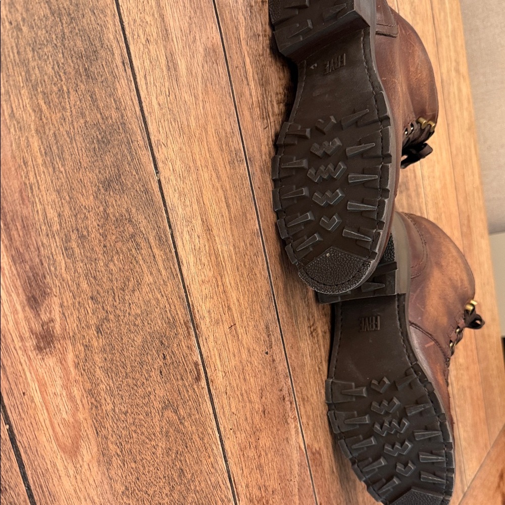 Frye ankle boots size 7 - Picture 4 of 6